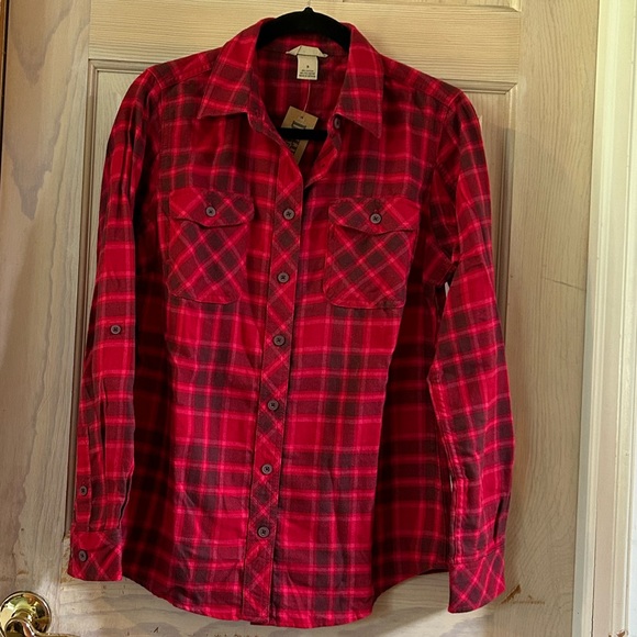 Duluth Trading Co Tops - NWT Duluth Trading Co. Crosscut Wicking Flannel Shirt in Red Plaid. Women’s S